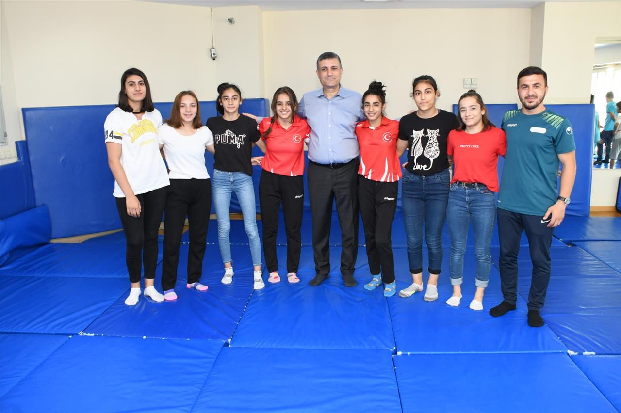 Başkan Bozkurt’tan Şampiyon Sporculara Tebrik
