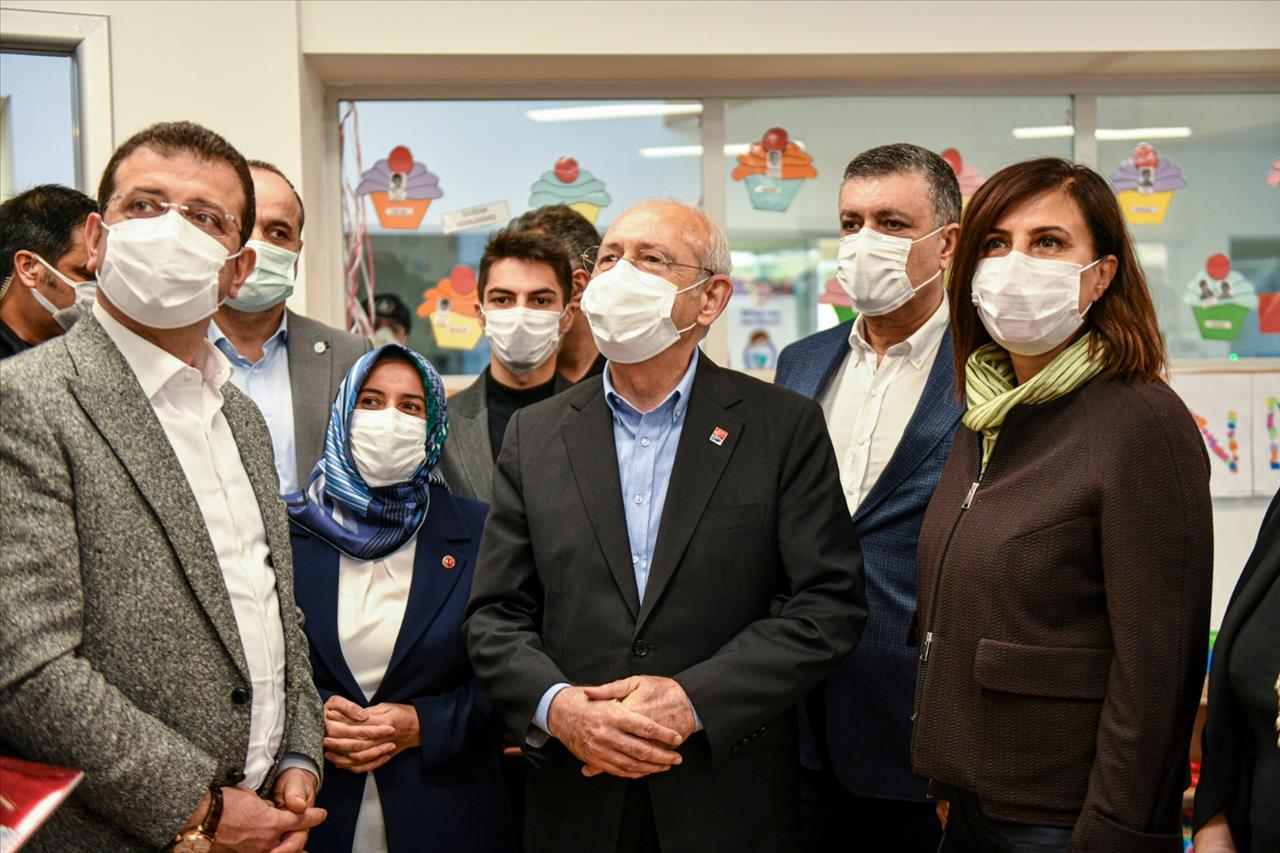 Kılıçdaroğlu Ve İmamoğlu, Başkan Bozkurt İle Birlikte Esenyurt'ta İncelemelerde Bulundu