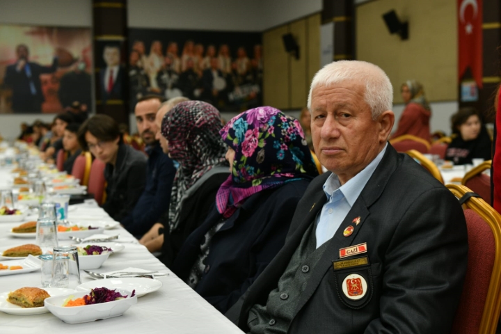 “Bu Ülke Şehit Ve Gazileri Sayesinde Geleceğe Güvenle Bakıyor”