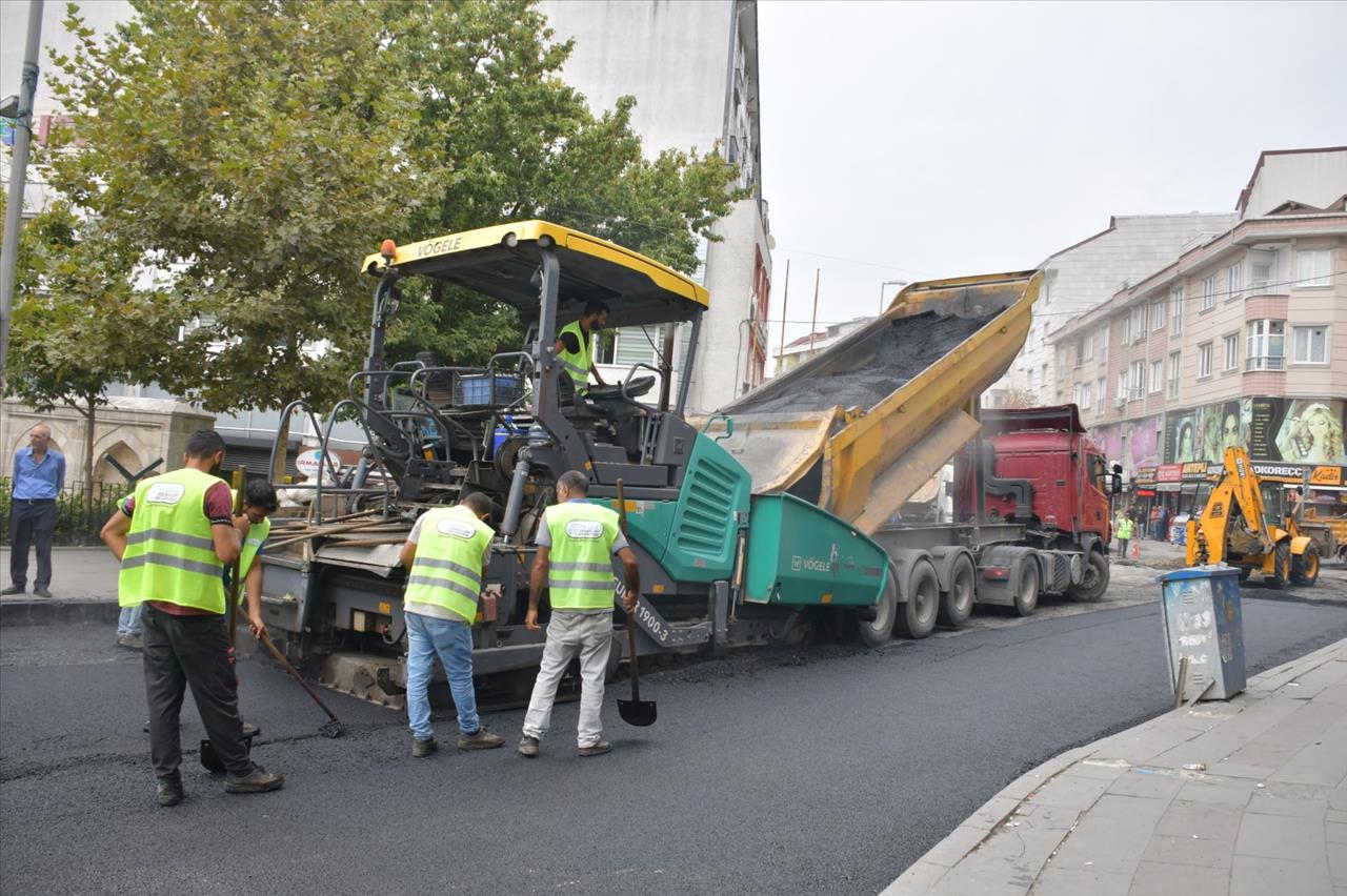 Esenyurt’ta Yıllardır Bozuk Olan Yollar Yenileniyor!