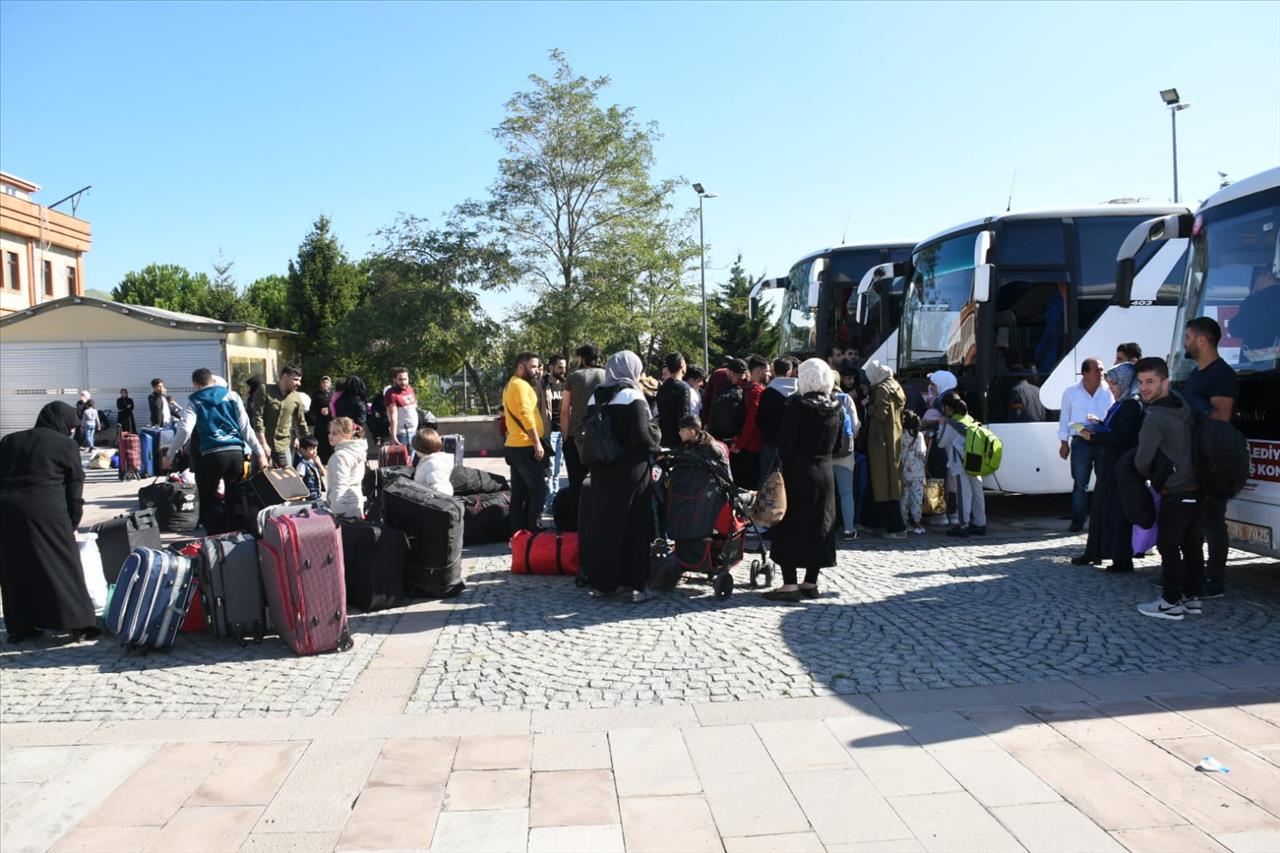134 Suriyeli Daha Esenyurt’tan Ülkelerine Döndü