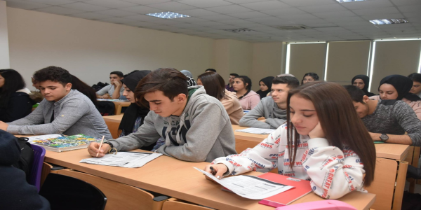Esenyurt Belediyesi gençleri üniversiteye hazırlıyor