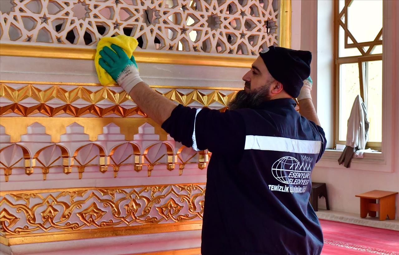 Esenyurt’ta Camiler Ramazan Ayı’na Hazırlanıyor