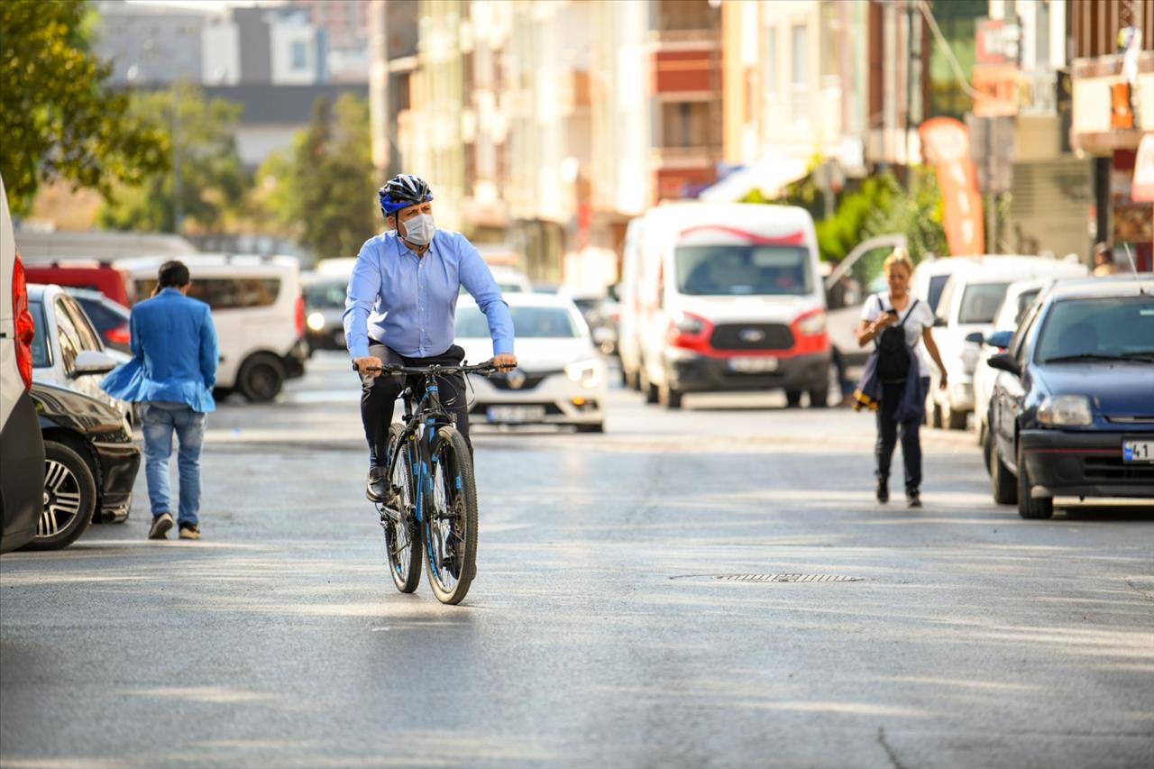 Koronavirüsü Atlattı, İkinci Gün Belediyeye Bisikletle Geldi
