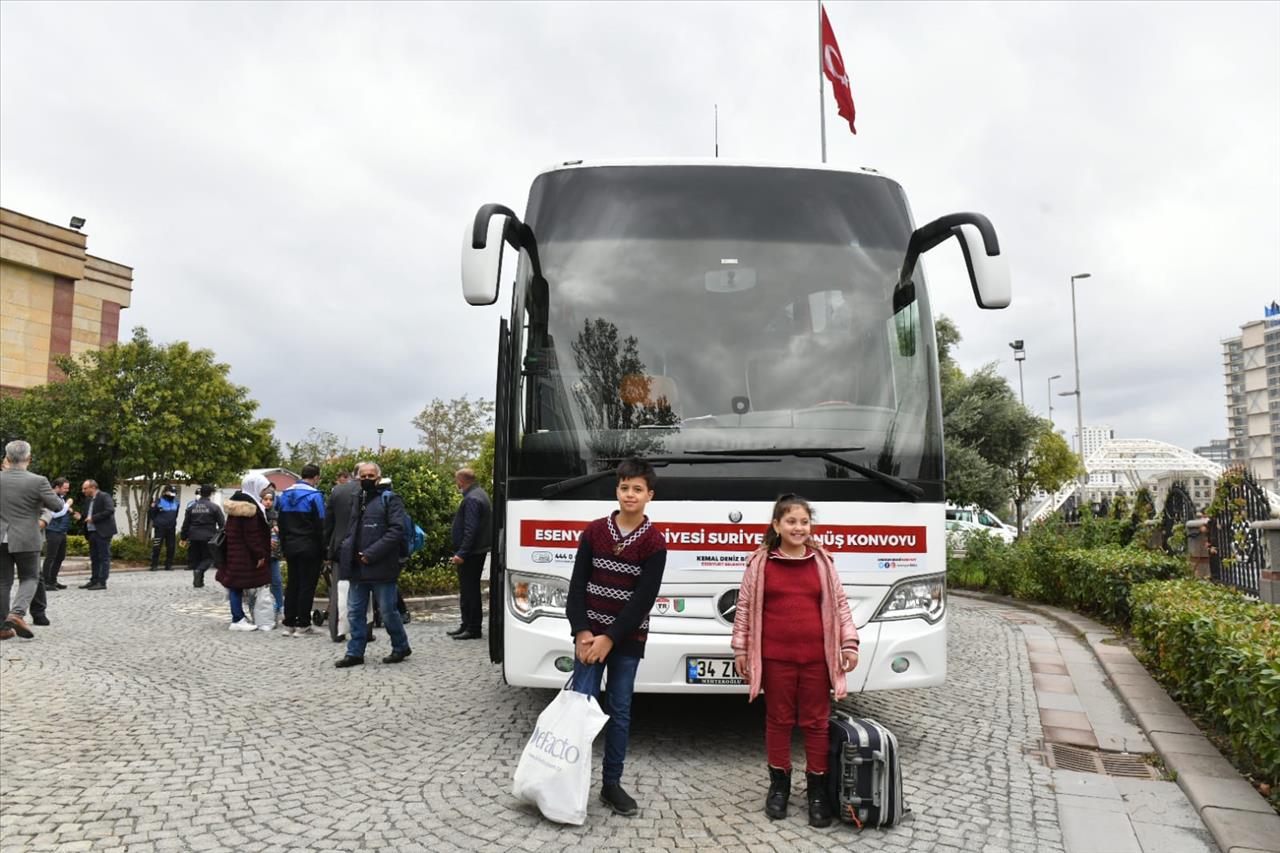 Esenyurt Belediyesi, 22 Suriyeliyi Ülkelerine Gönderdi