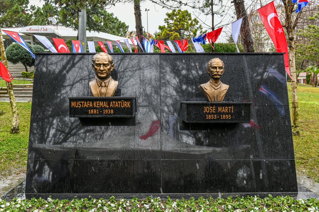 Küba’nın Ulusal Kahramanı Jose Marti, Esenyurt’ta Anıldı 