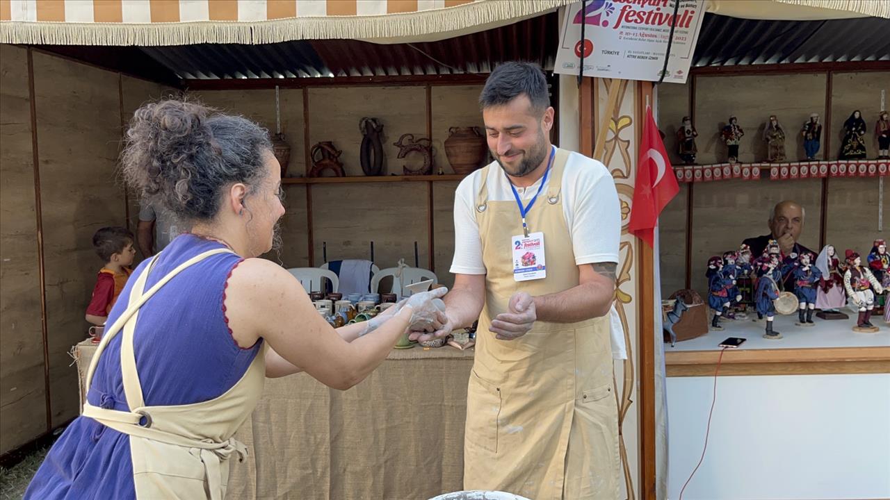 Azerbaycanlı Zahid, Esenyurt’ta Çömlek Yapımını Öğrendi