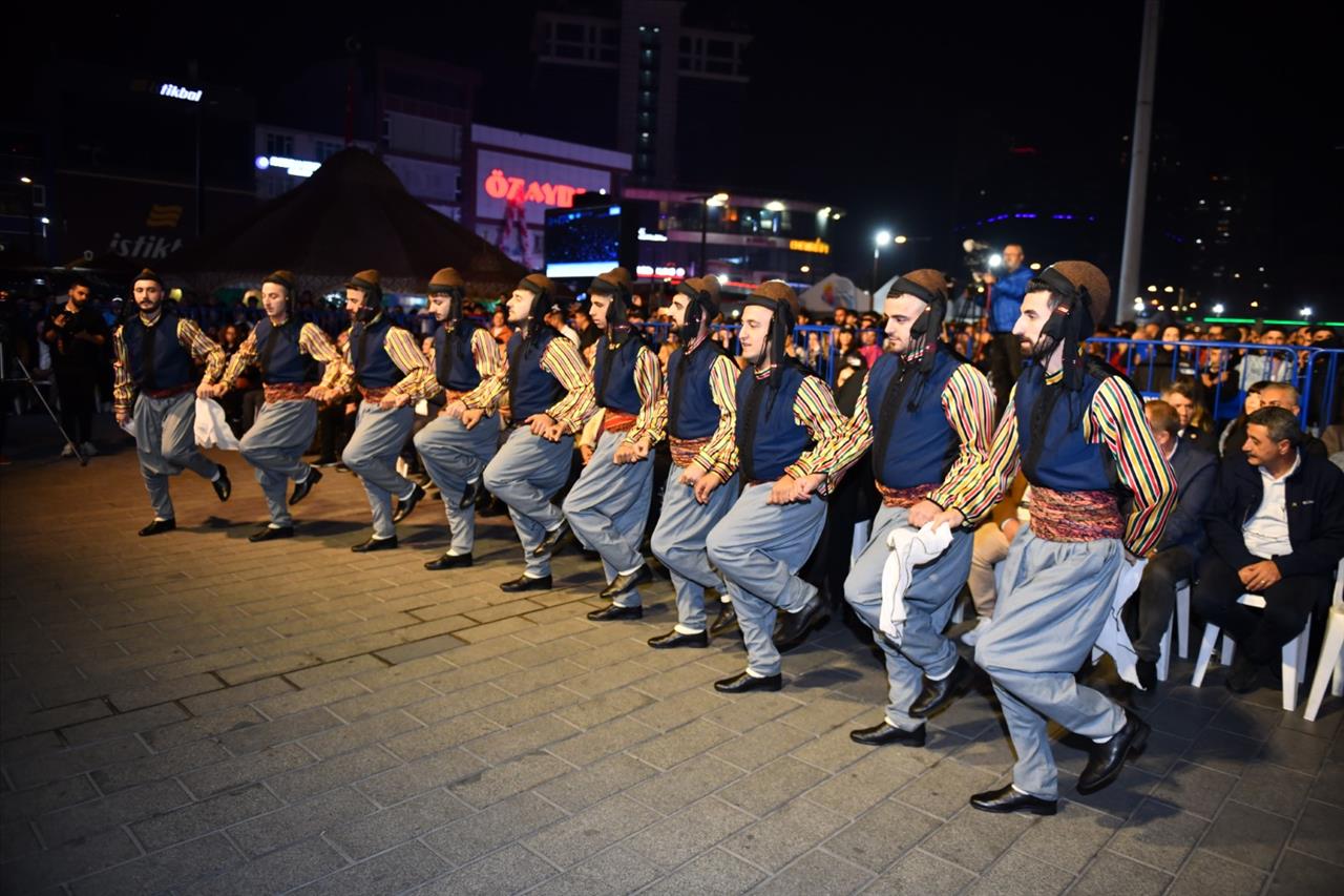 Kardeş Kültürler Festivali’nde Ahmet Aslan Rüzgârı 