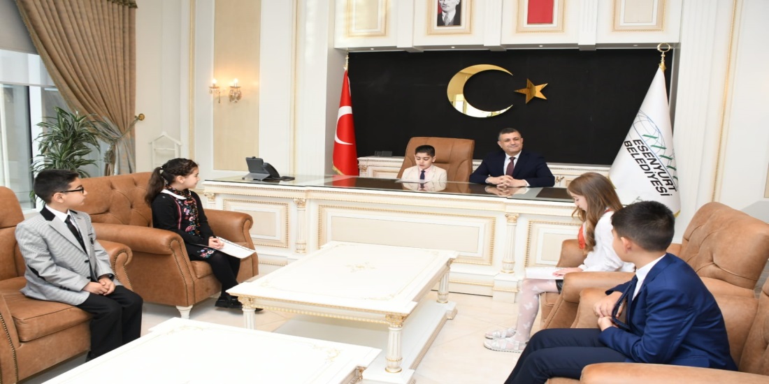 Başkan Kemal Deniz Bozkurt koltuğu devretti