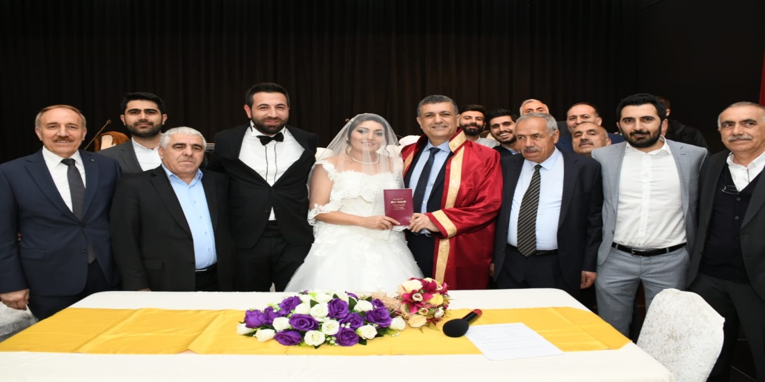 Başkan Bozkurt’tan ilk nikah