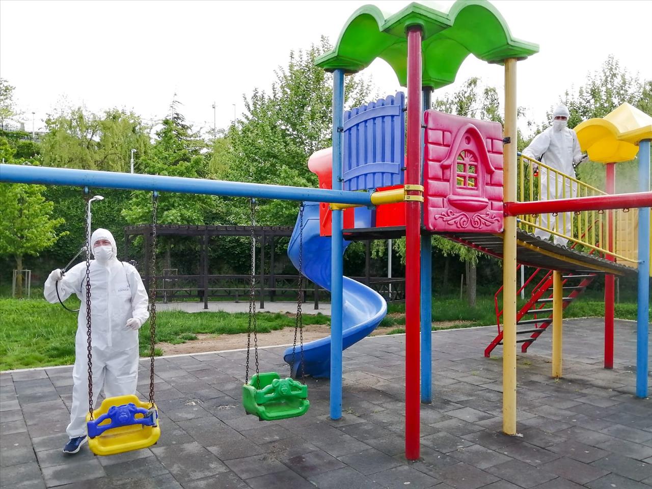 Esenyurt'ta Çocuk Parkları Dezenfekte Ediliyor