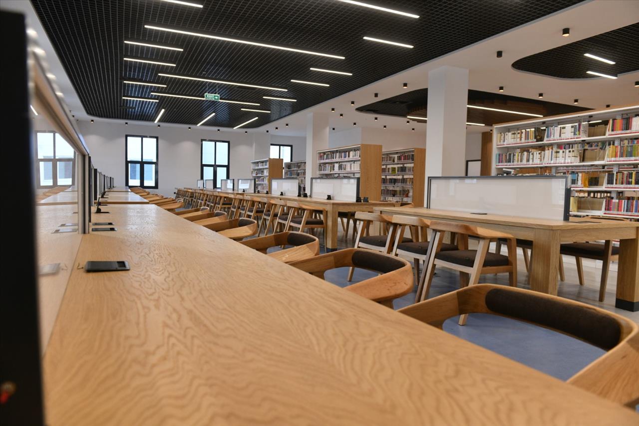 Türkiye’nin En Yüksek Vatandaş Kapasiteli Kütüphanesi Açılış İçin Gün Sayıyor