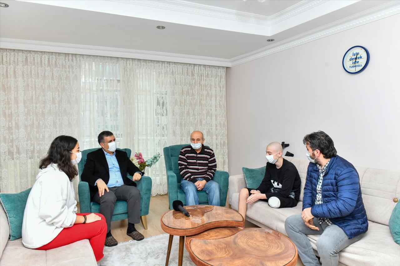Başkan Bozkurt'tan Ayağı Kesilen Tunç'a Dayanışma Ziyaret