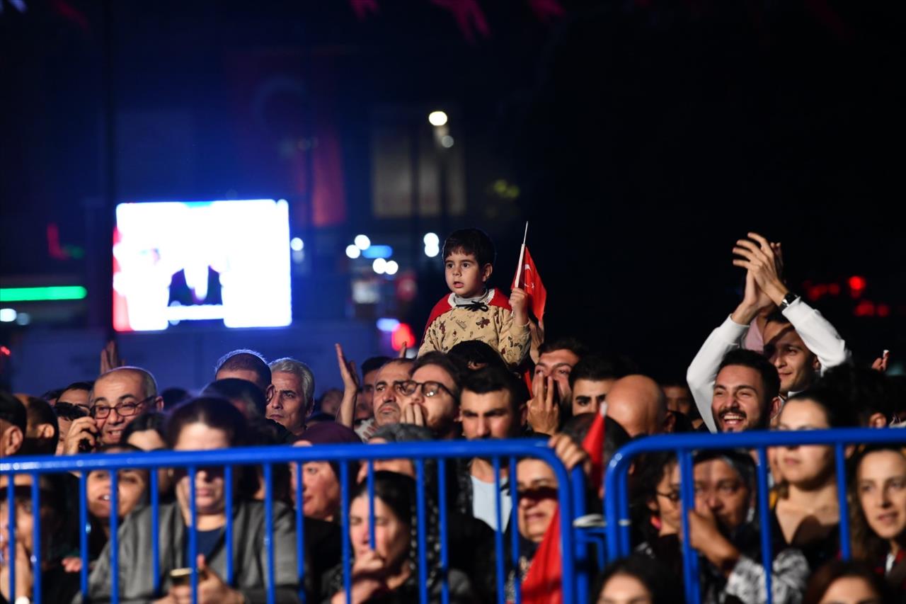 Cumhuriyet’in Yüzleri Esenyurt’ta Anıldı