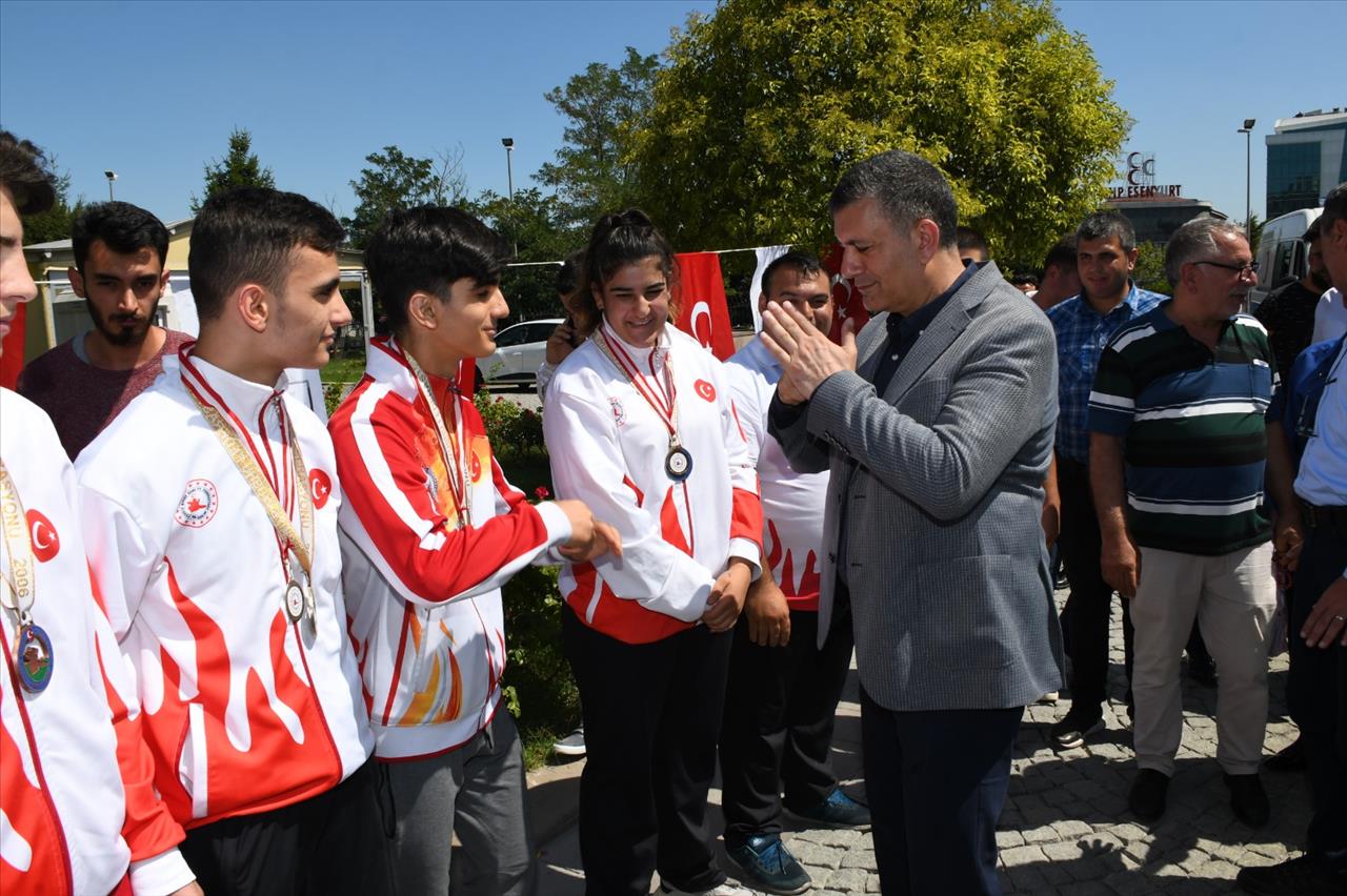Wushu Kung Fu Balkan şampiyonları Esenyurt’tan