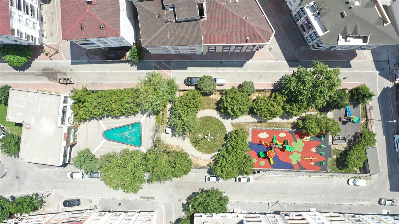 Esenyurt Belediyesi’nden Bağlarçeşme Mahallesi’ne yeni çocuk parkı 