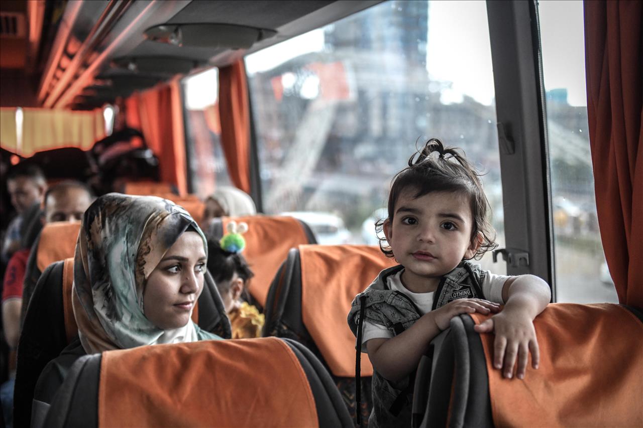 Esenyurt Belediyesi, Suriyelileri Ülkelerine Gönderiyor