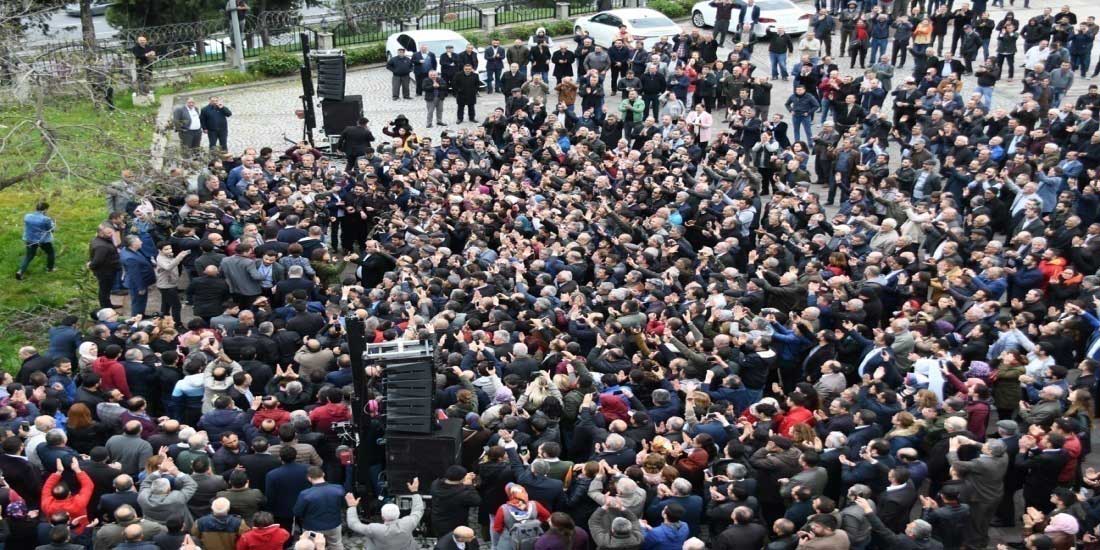 Esenyurt Belediye Başkanı Bozkurt'u binler karşıladı