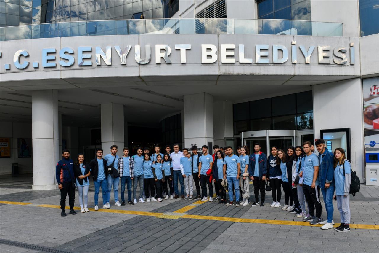 Başkan Bozkurt'tan Gençlerle Farkındalık Yürüyüşü