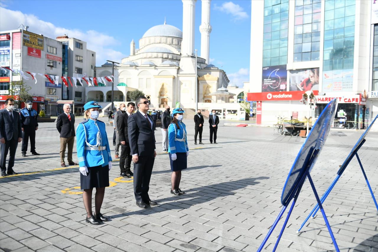 Esenyurt Belediye Başkanı Kemal Deniz Bozkurt, 23 Nisan Kutlamalarına Katıldı
