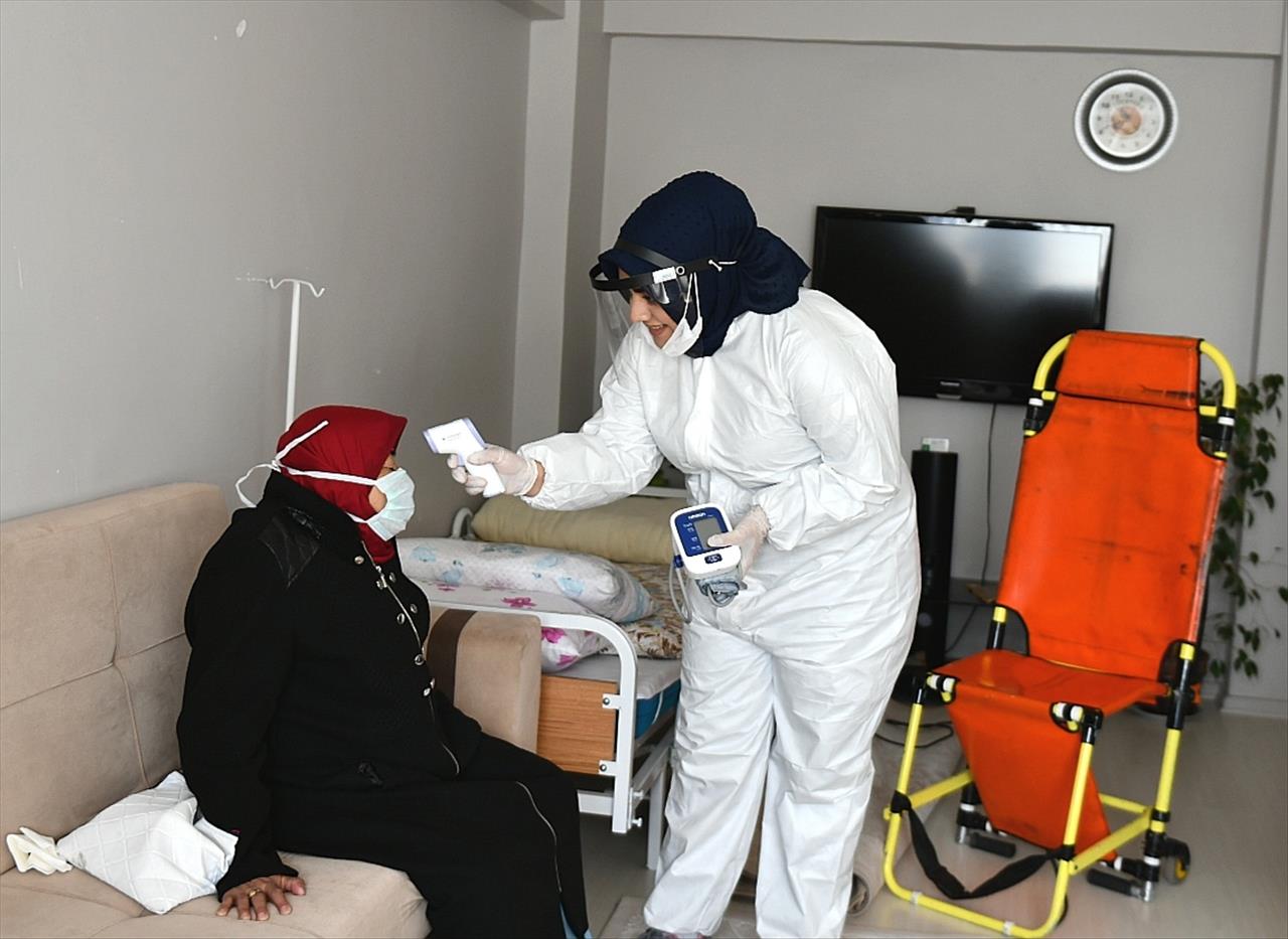 Esenyurt Belediyesi Hasta Nakil Ambulansı Hizmetine Devam Ediyor