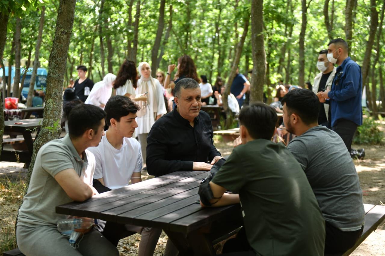 Başkan Bozkurt, Öğrencilerle Sınav Öncesi Motivasyon Etkinliğinde Buluştu