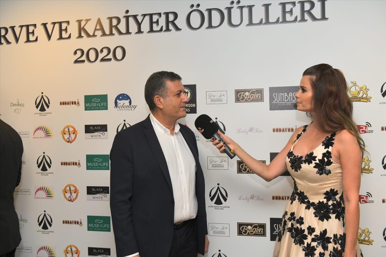 Esenyurt Belediye Başkanı Kemal Deniz Bozkurt, Yılın Belediye Başkanı Seçildi