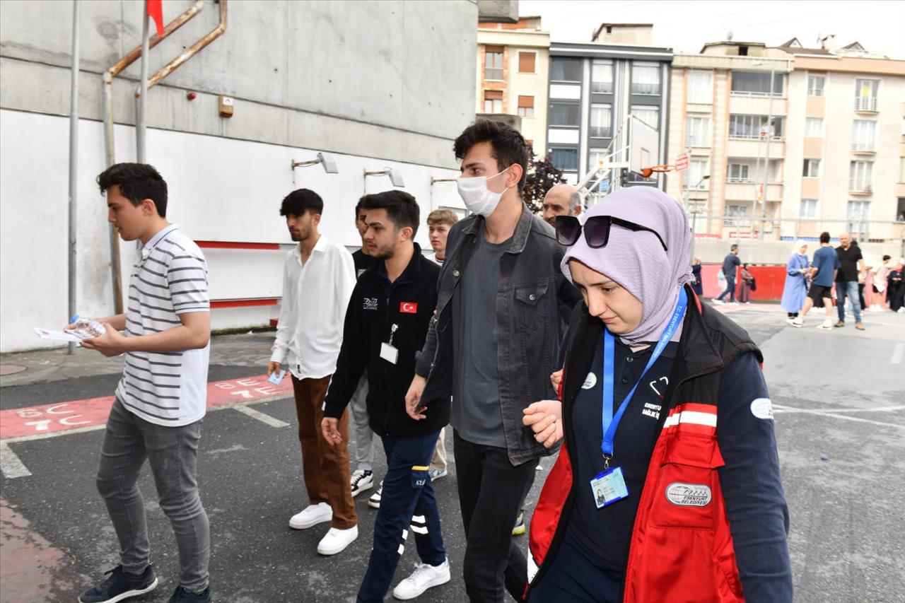 Esenyurtlu Yusuf Hasta Nakil Aracıyla Sınava Götürüldü
