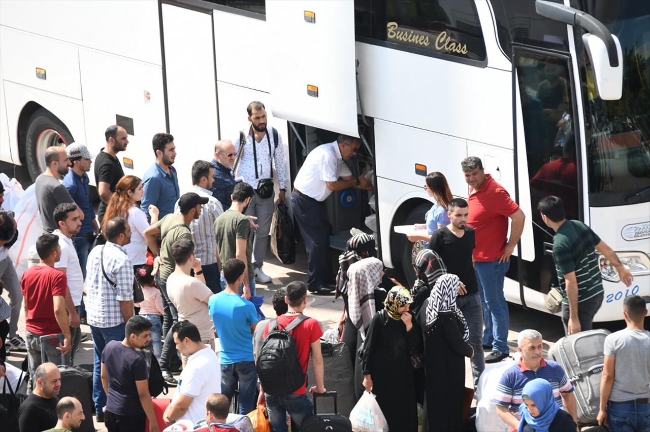 127 Suriyeli daha Esenyurt’tan ülkelerine döndü
