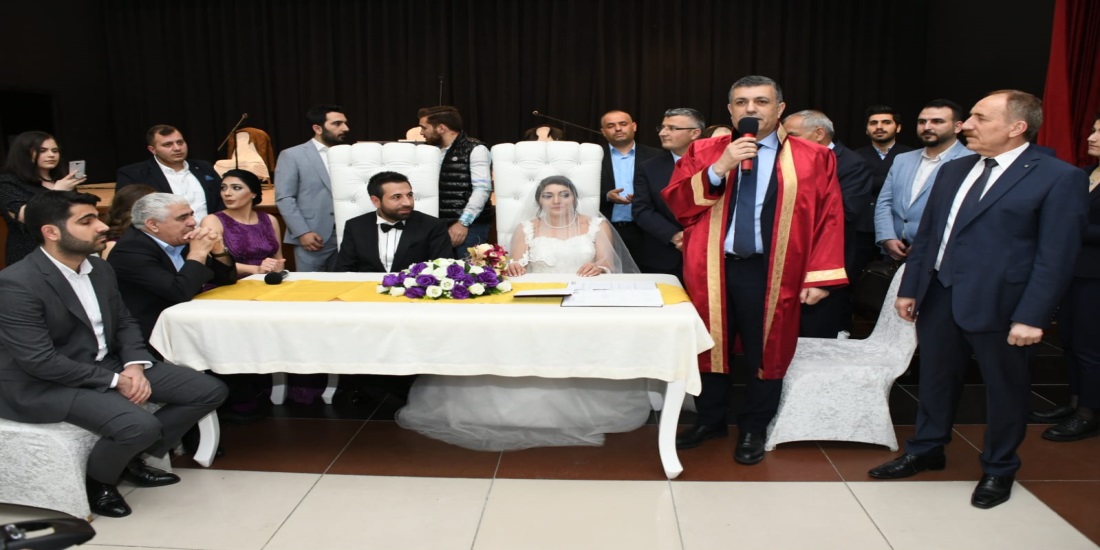 Başkan Bozkurt’tan ilk nikah