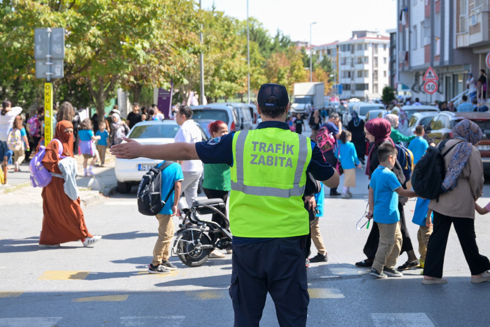 Esenyurt Zabıtası, Okulların Açılmasıyla Birlikte Öğrencilerin Güvenliği İçin Görevde