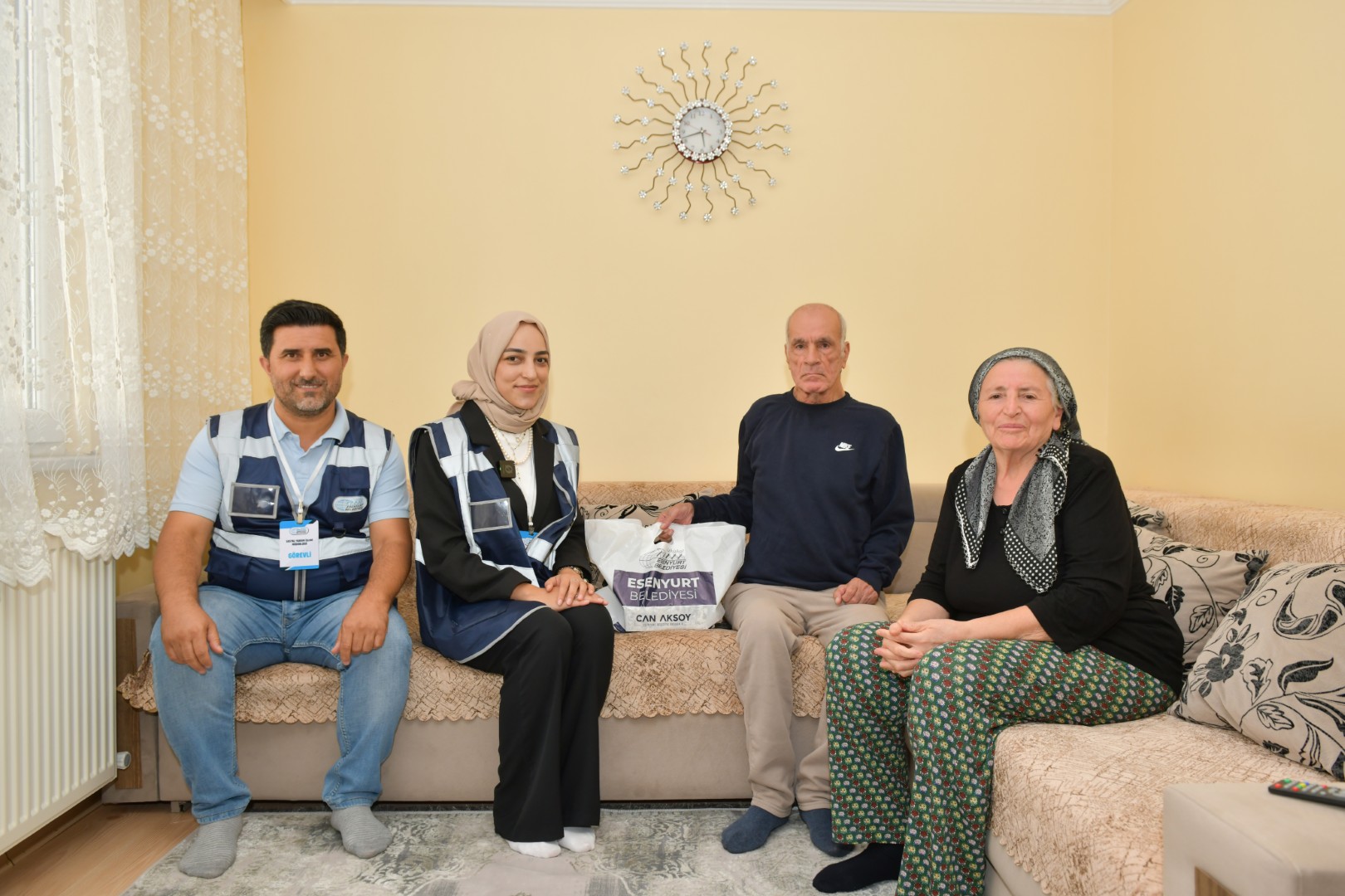 Esenyurt Belediyesi’nden 1 Ekim Dünya Yaşlılar Günü'nde Anlamlı Ziyaret