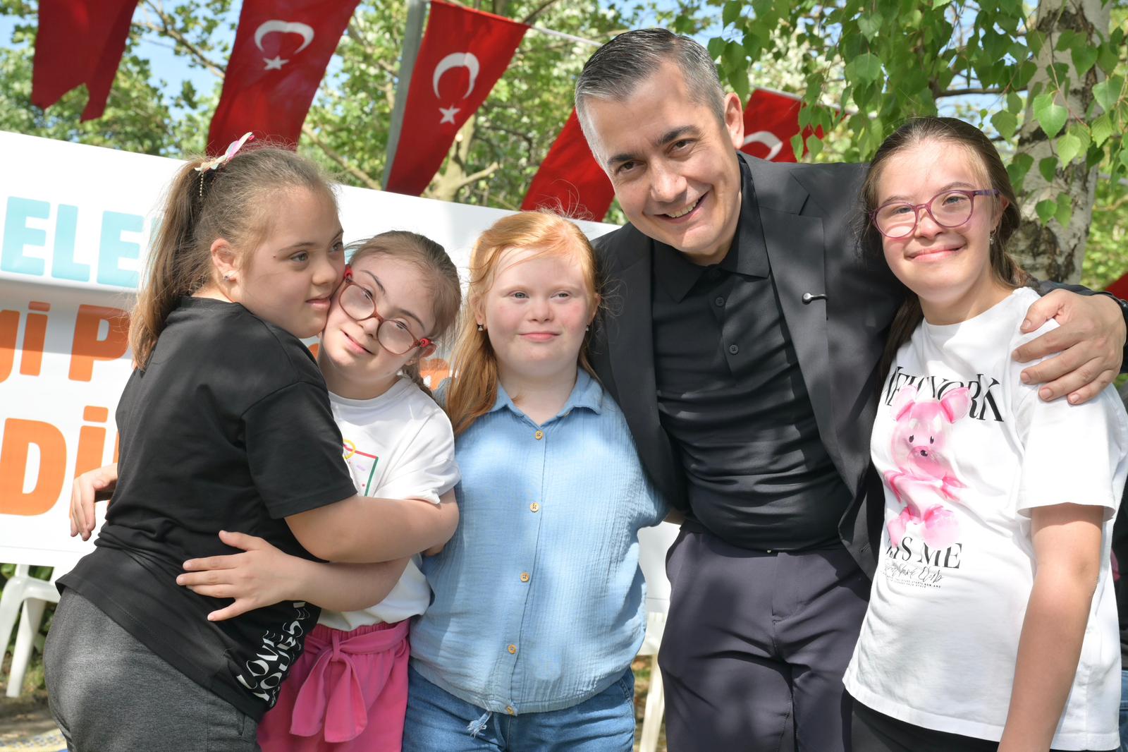 Esenyurt’ta Özel Bireyler ve Ailelerine Moral Pikniği