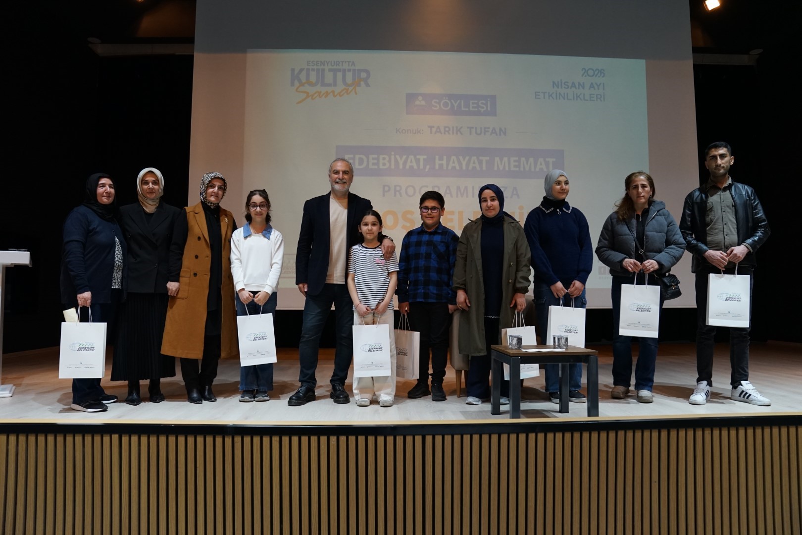 Tarık Tufan Esenyurt’ta Okurlarıyla Buluştu