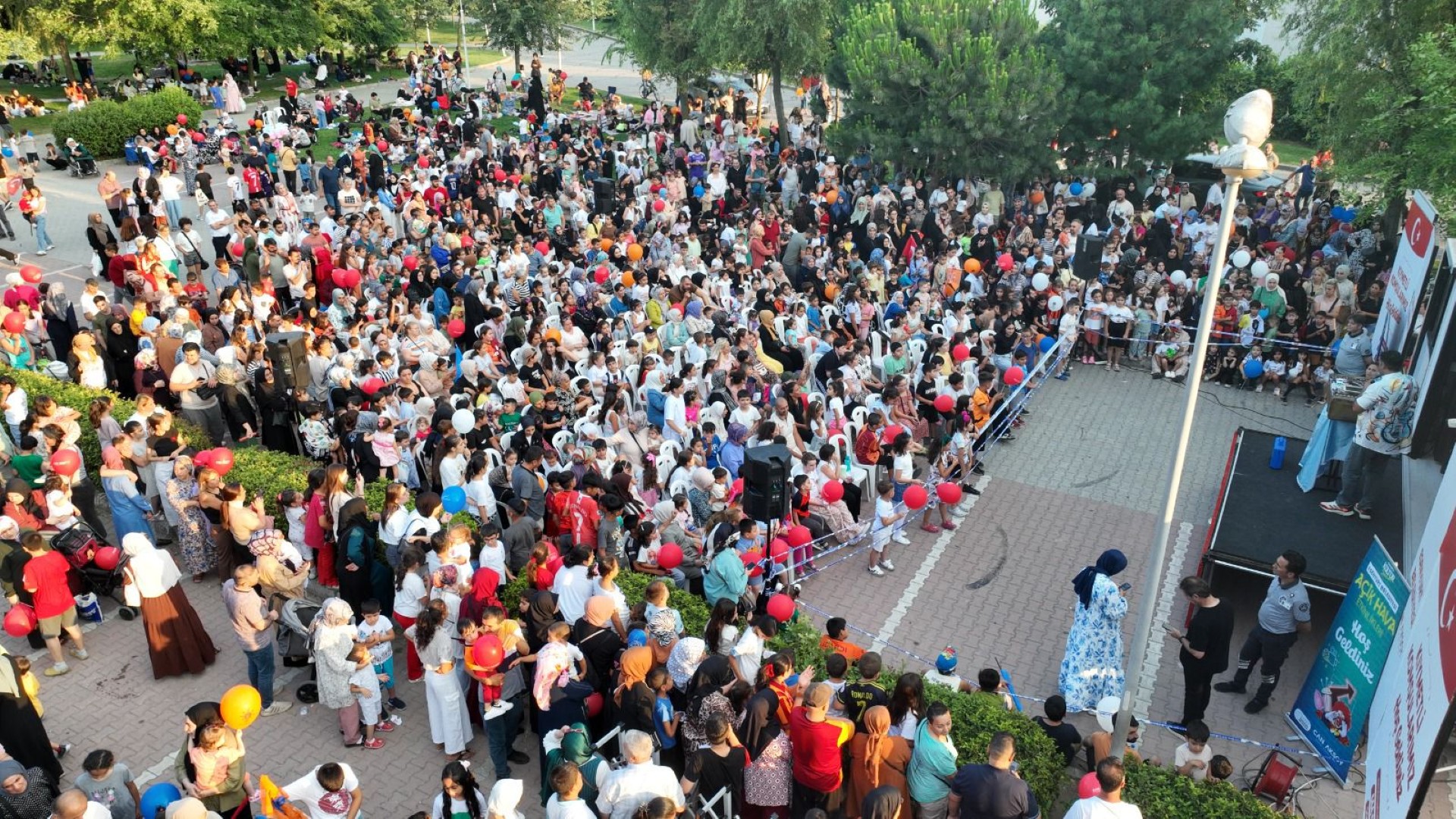 Esenyurt’ta Yaz Akşamları Renkleniyor: Açık Hava Etkinliklerine Yoğun İlgi