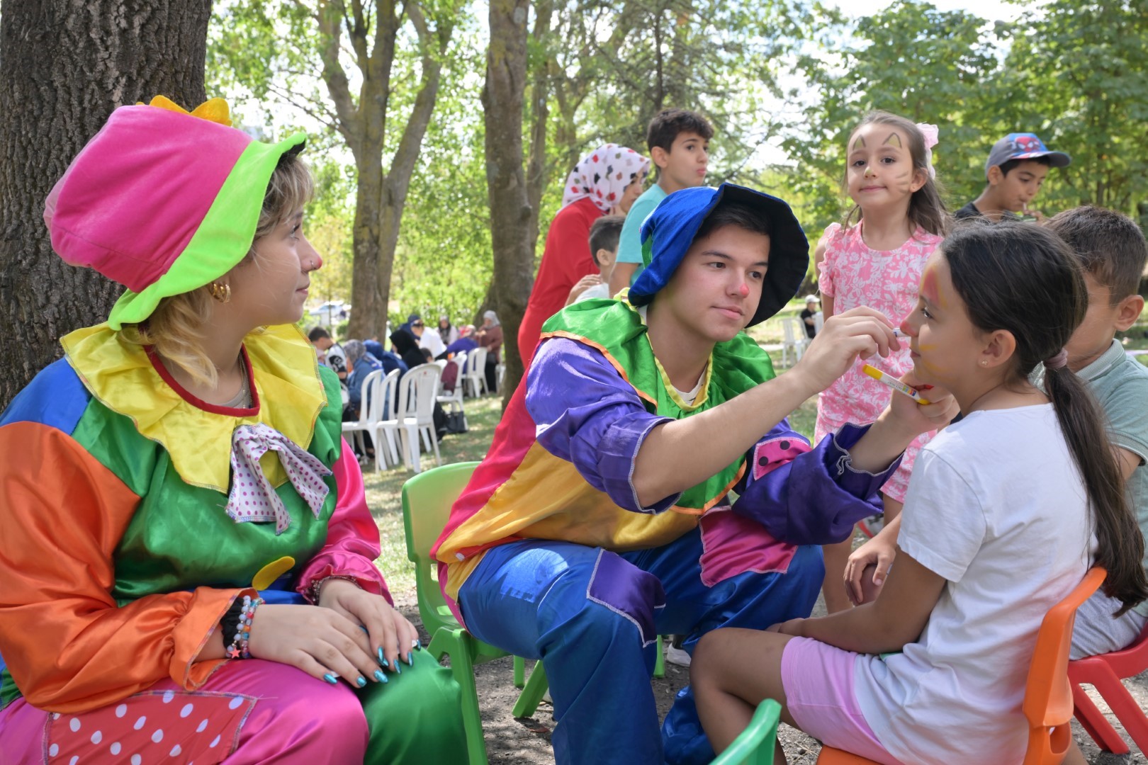 ESENYURT’TA 13 MAHALLEDEN YÜZLERCE VATANDAŞ PİKNİKTE BULUŞTU