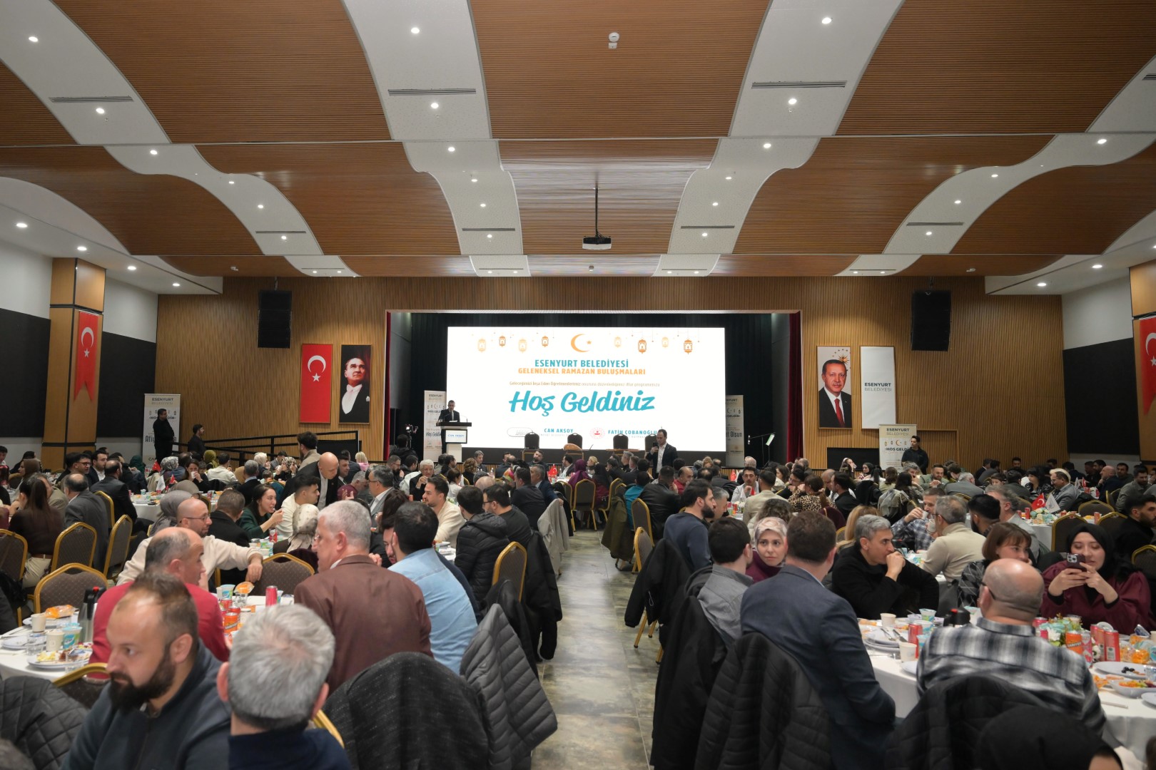 Başkan Vekili Aksoy Müjdeyi Verdi: Esenyurt’un İlk Öğretmenevi Kısa Sürede Hayata Geçiyor!