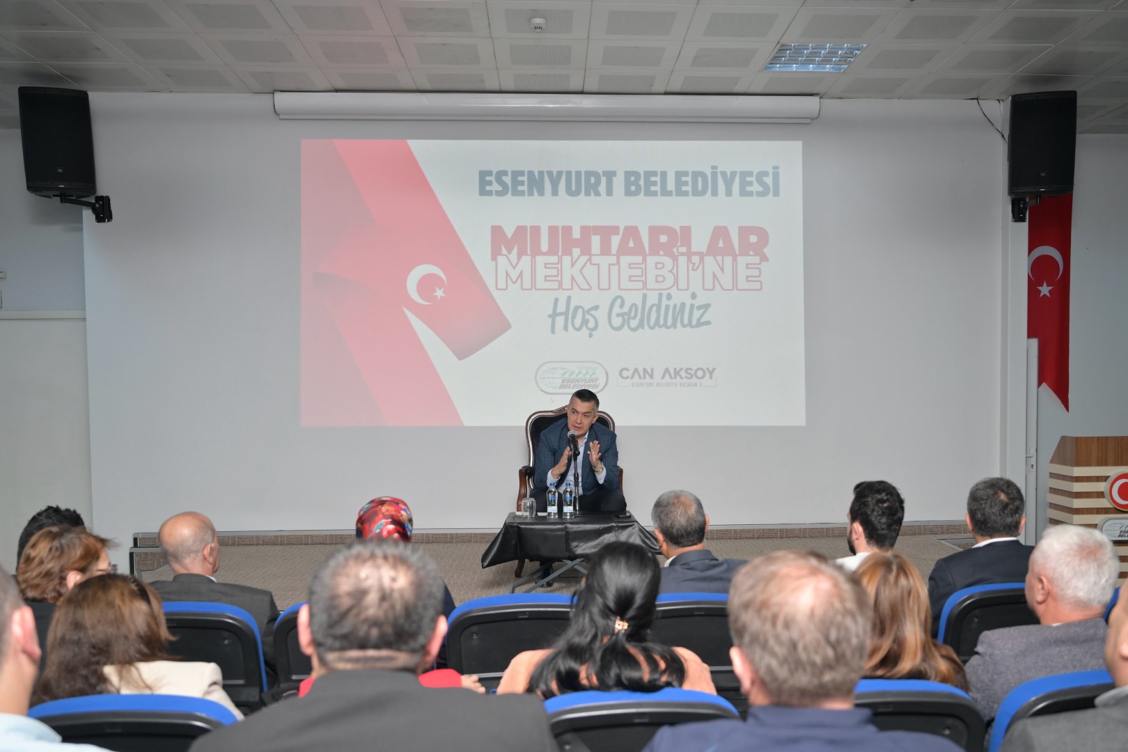 Esenyurt Belediyesi'nden Muhtarlara Özel Eğitim: “Muhtarlar Mektebi” Başladı