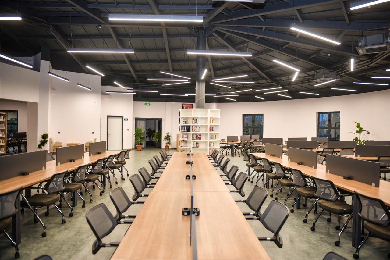 Cemil Meriç Kütüphanesi