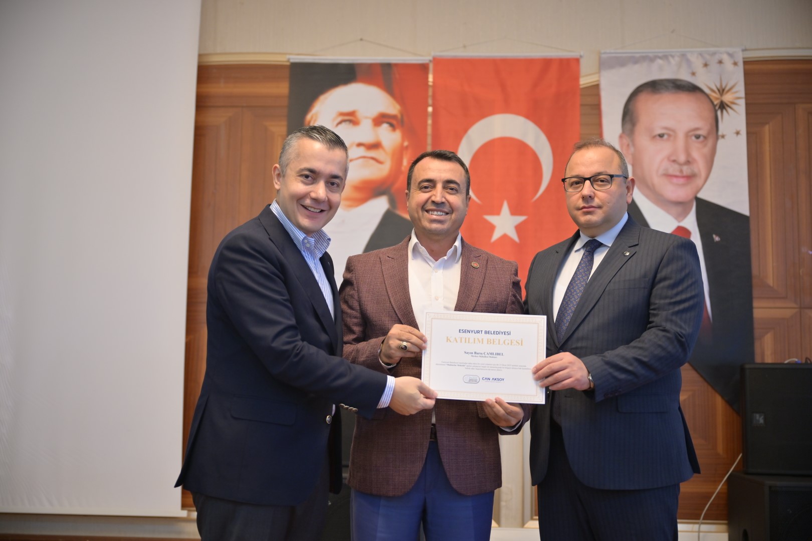 Başkan Vekili Aksoy Muhtarlarla Bir Araya Geldi