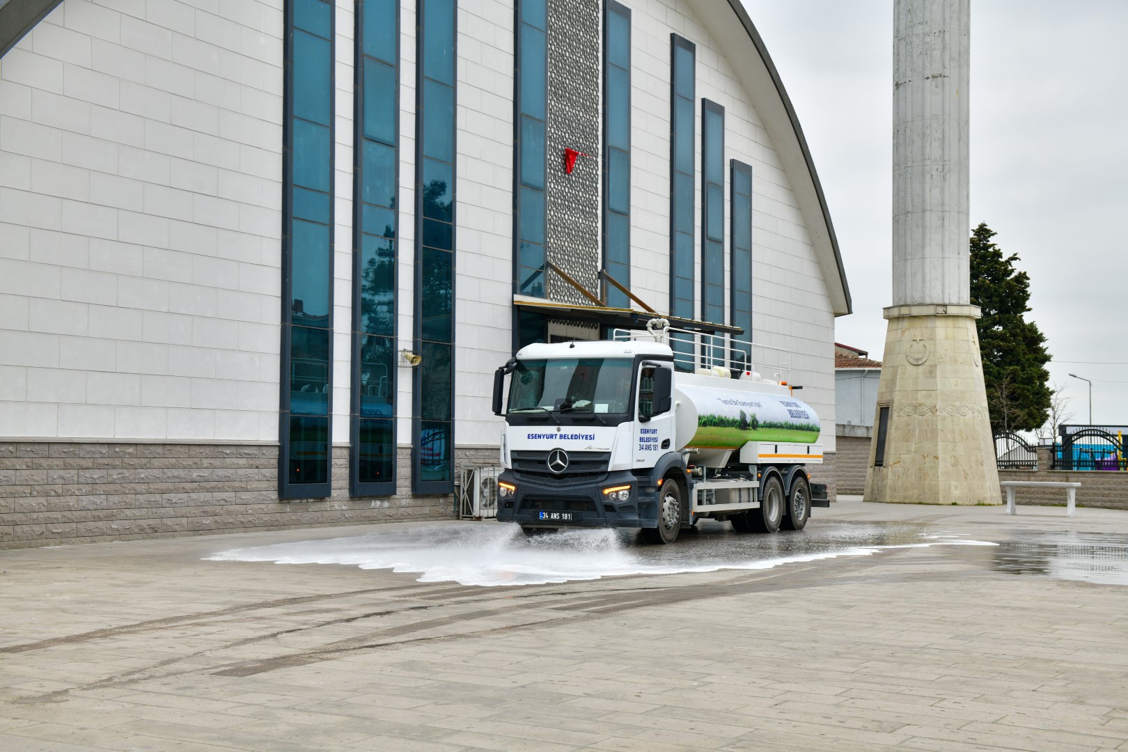 Esenyurt Bayrama Hazır: İlçe Genelinde Kapsamlı Temizlik Seferberliği