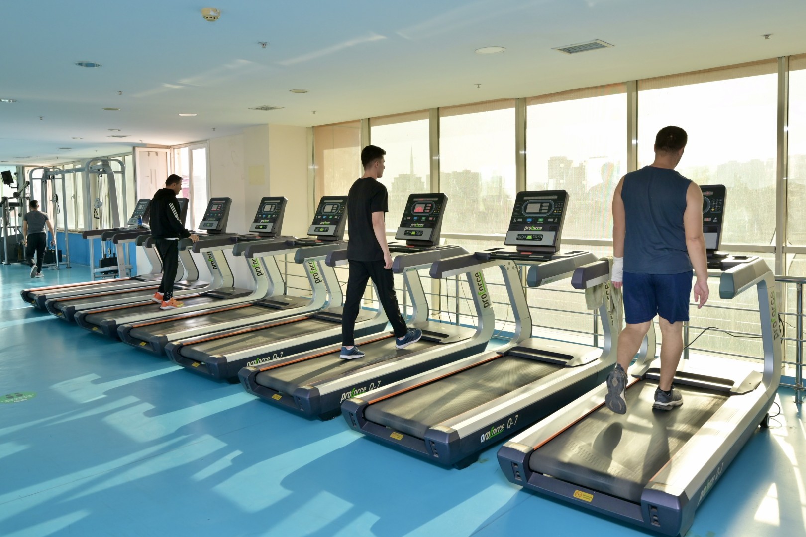 Vatandaş İstedi, Aksoy Yerine Getirdi: Spor Salonlarının Aletleri Yenilendi